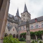 Xanten: Kreuzgang neben Dom